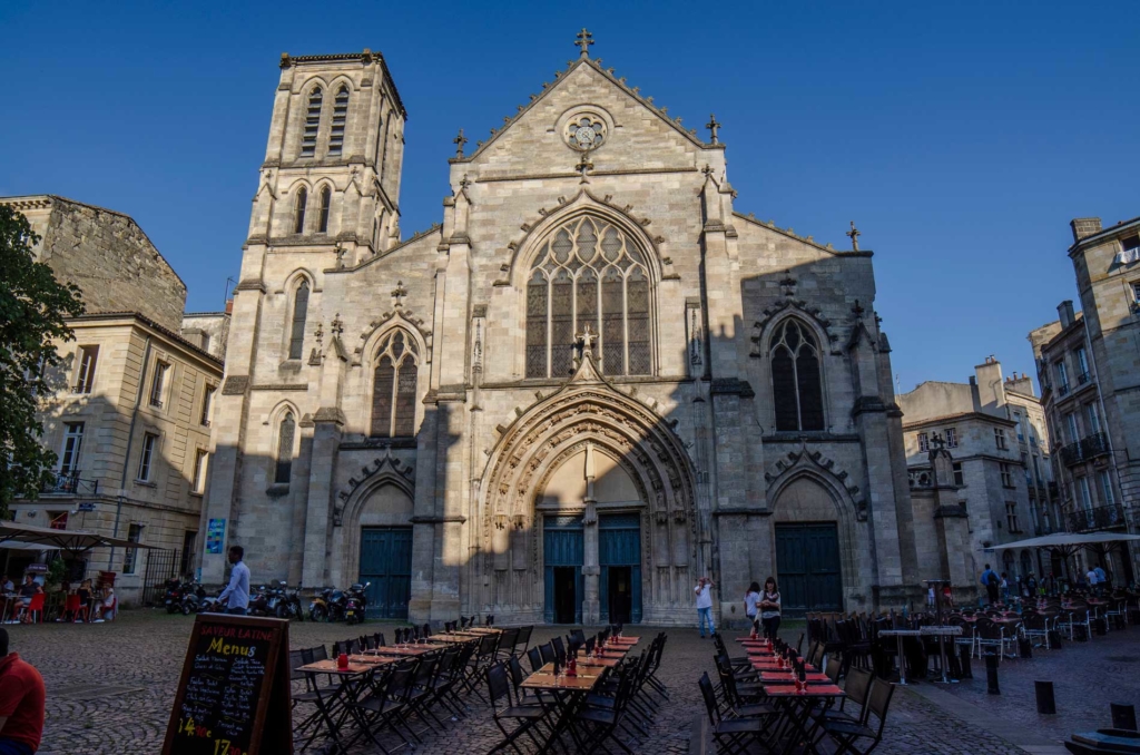 Bordeans Centre historique - Eglise Saint Pierre
