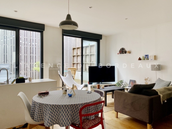 Bordeaux Sainte Croix appartement avec terrasse