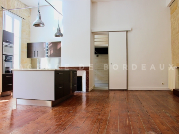 Appartement T5 Barrière du Médoc