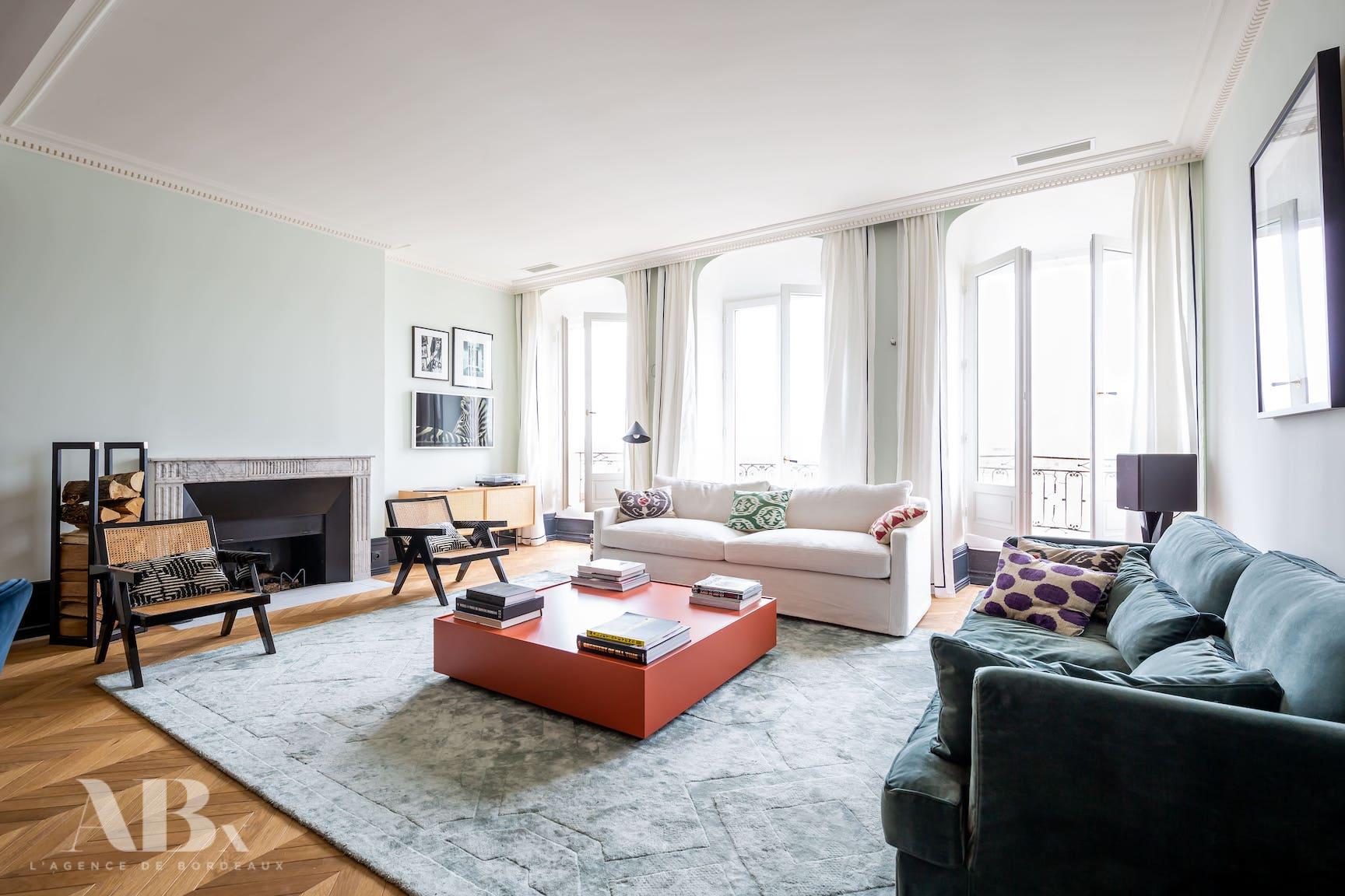 Appartement Chartrons vue Garonne - salon