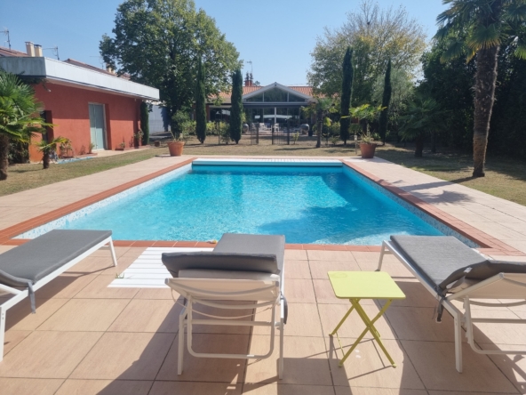 Belle propriété avec piscine à Mérignac - piscine