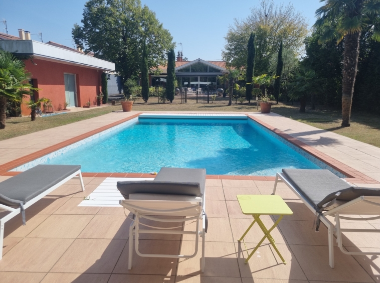 Belle propriété avec piscine à Mérignac - piscine
