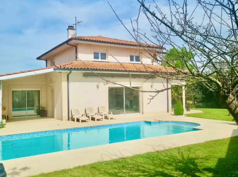 Maison familiale avec piscine Artigues-près-Bordeaux