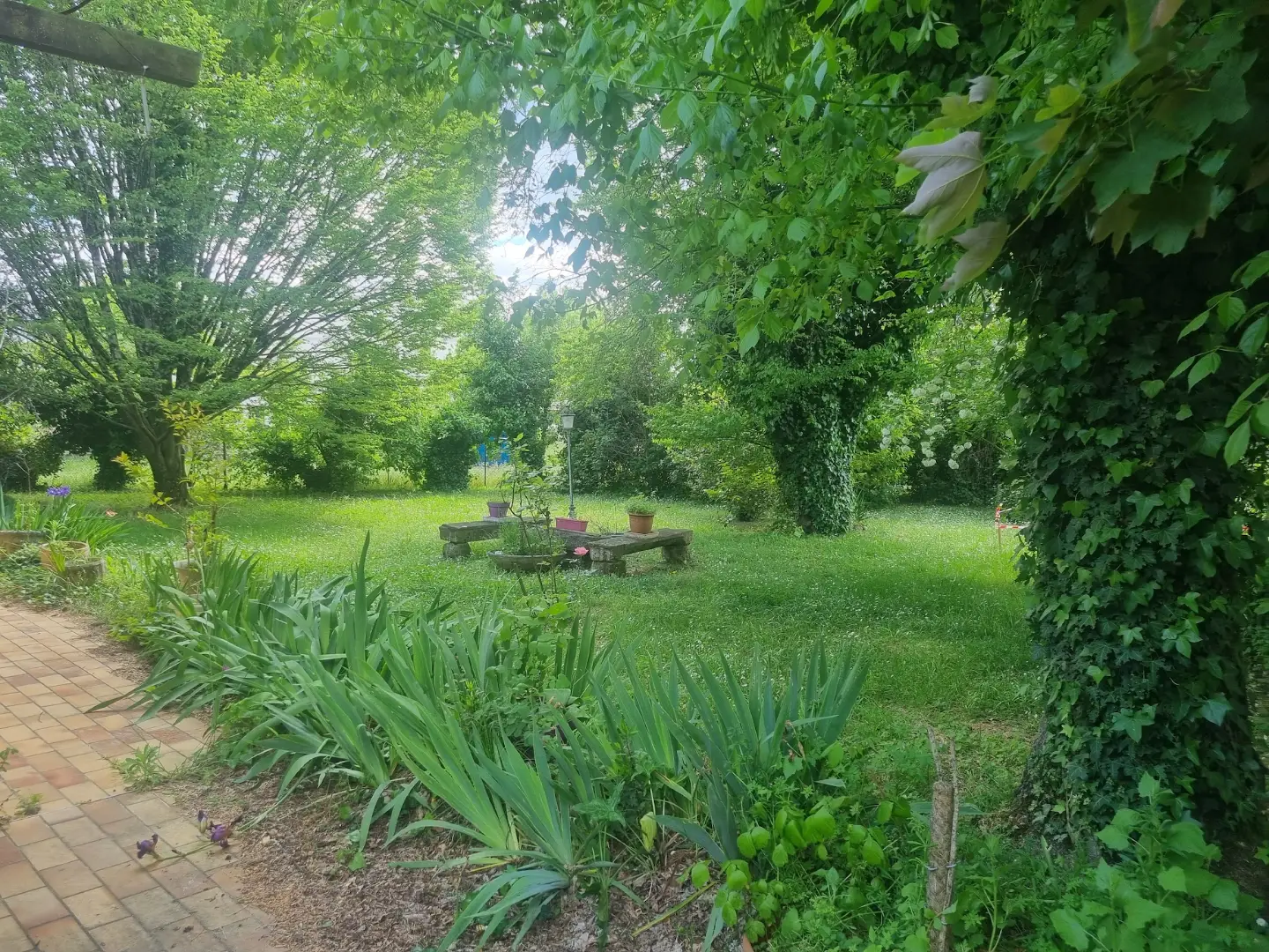 A vendre maison familiale avec grand jardin à Bruges près Bordeaux