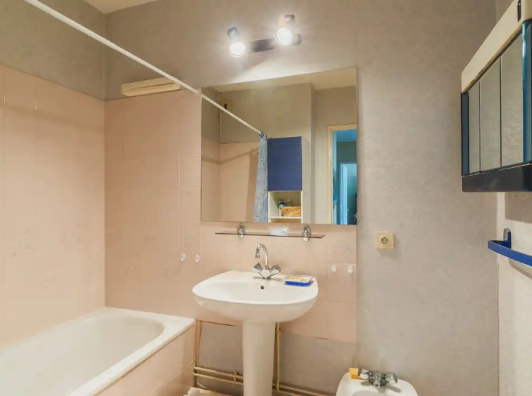 Bordeaux-St-Amand-appartement-T2- salle de bain