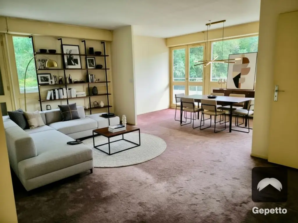 Cauderan vaste appartement avec balcon