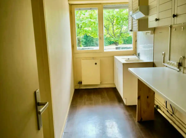 Bordeaux cauderan vaste appartement avec balcon à vendre - cuisine