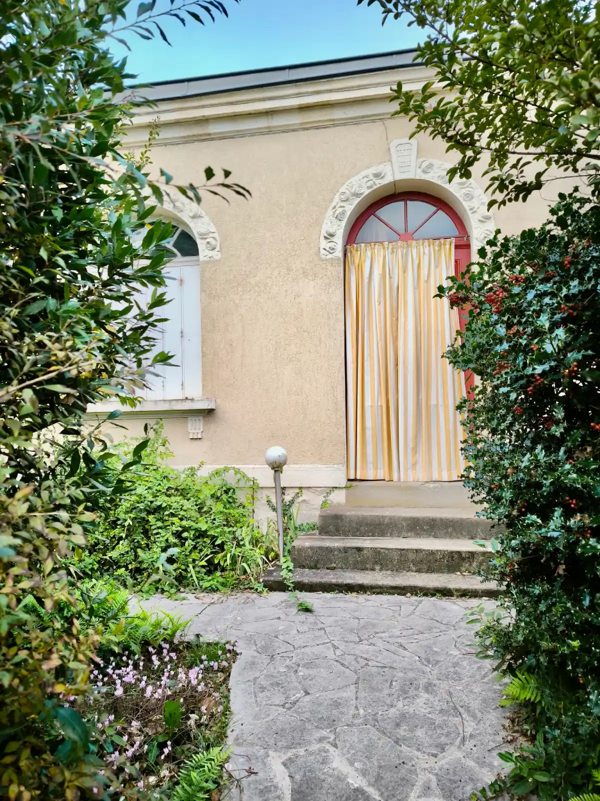 Talence maison familiale sur jardin clos à rénover