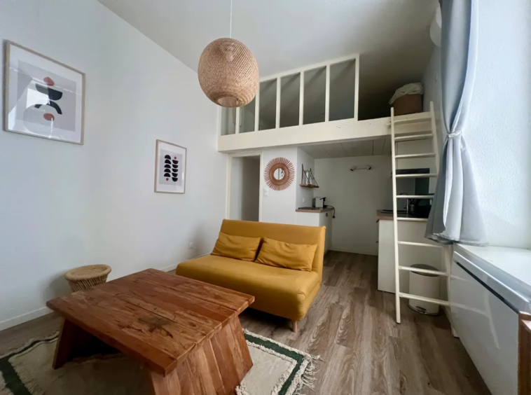 Bordeaux historique studio rénové à vendre