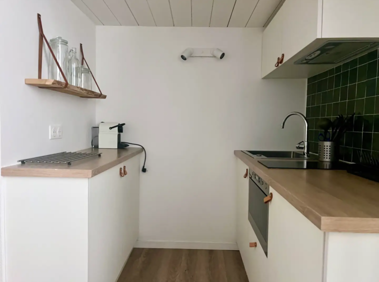 Bordeaux historique studio à vendre - kitchenette