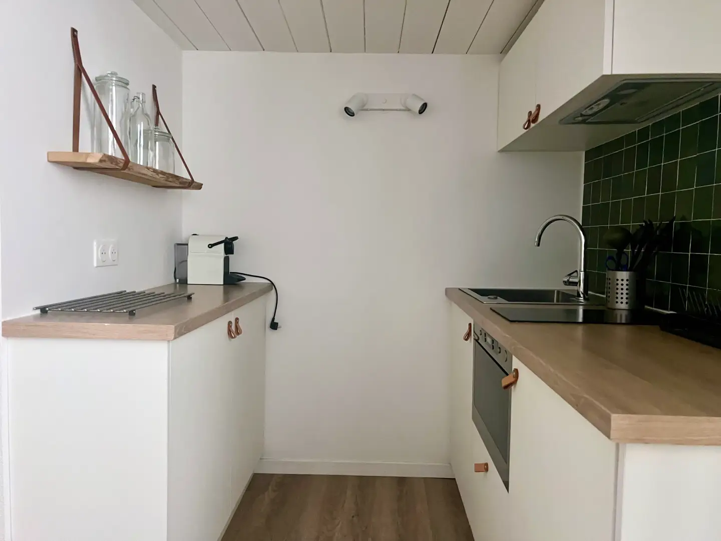 Bordeaux historique studio à vendre - kitchenette