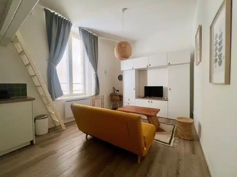 Bordeaux historique studio rénové à vendre