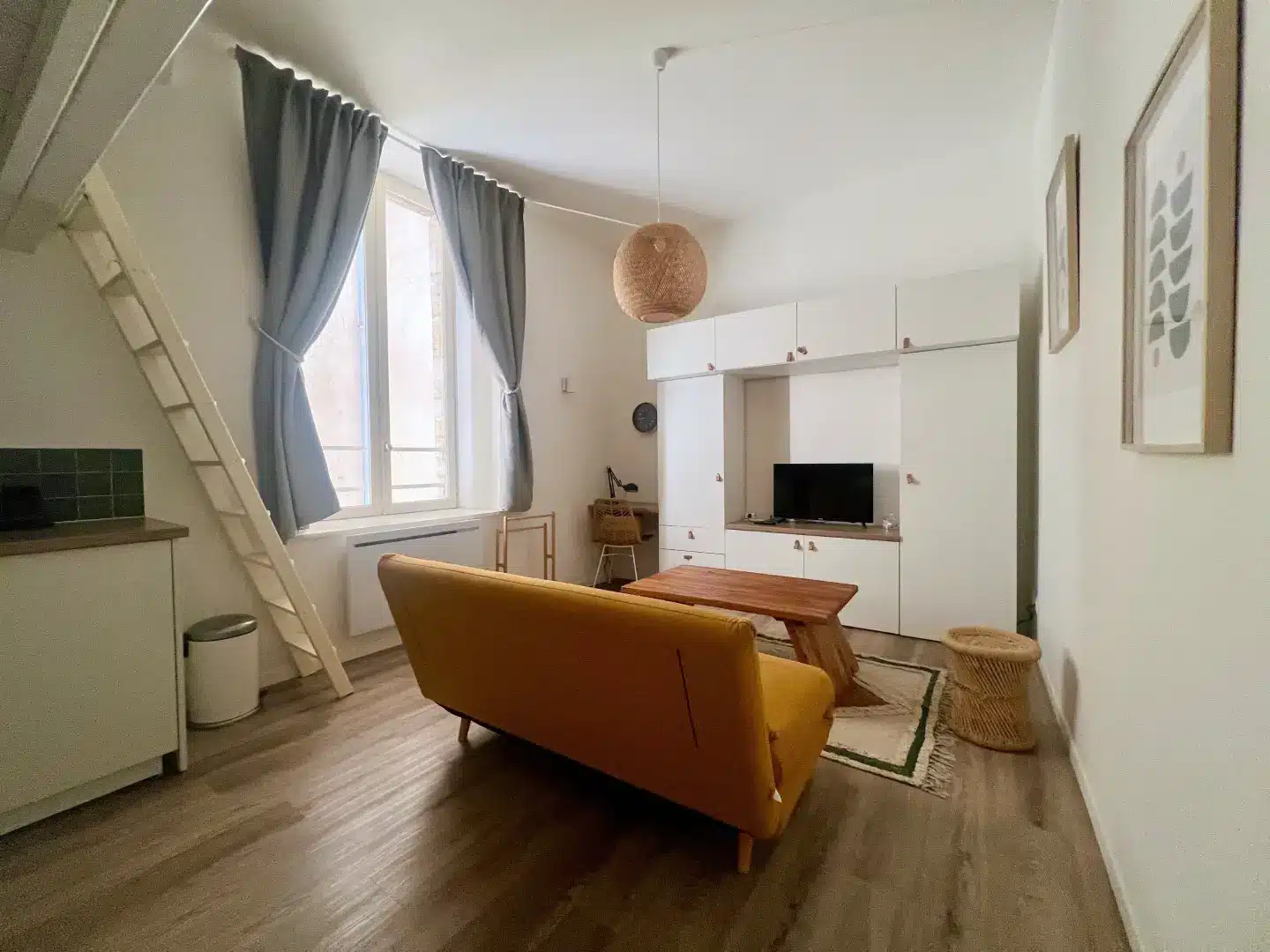 Bordeaux historique studio rénové à vendre