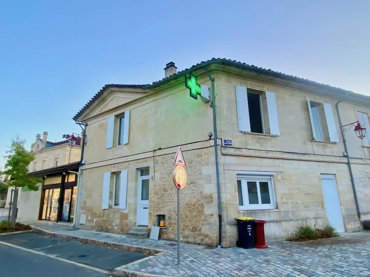 Quinsac immeuble de rapport à vendre - pharmacie