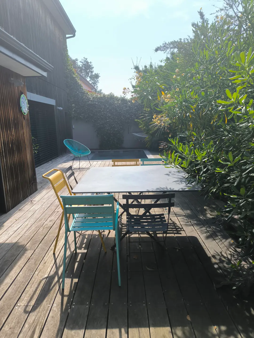 Cauderan maison contemporaine avec piscine à vendre - terrasse