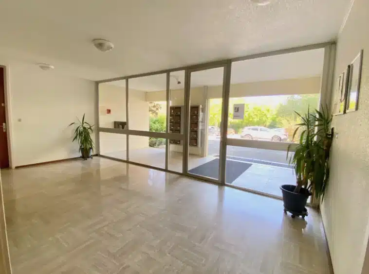 Pessac appartement avec balcon - entrée