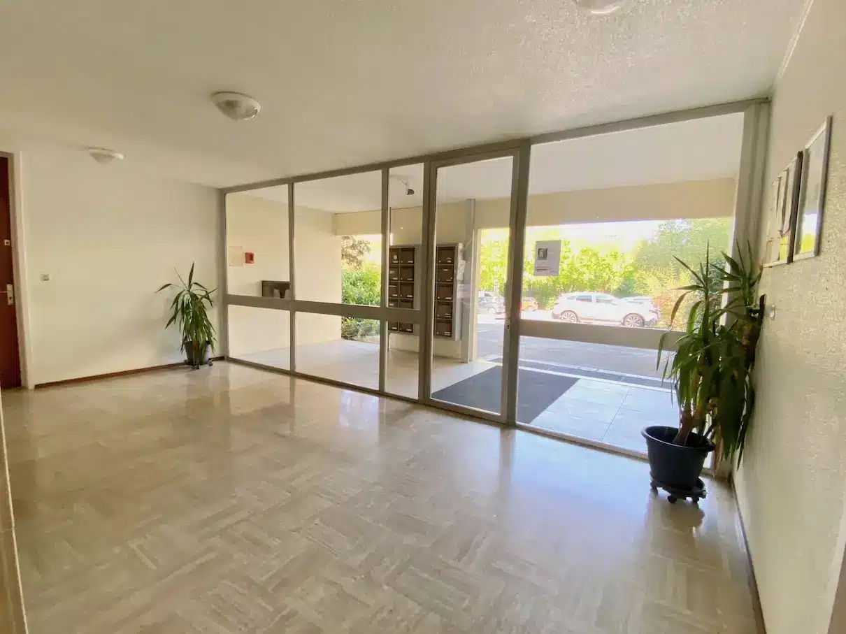 Pessac appartement avec balcon - entrée