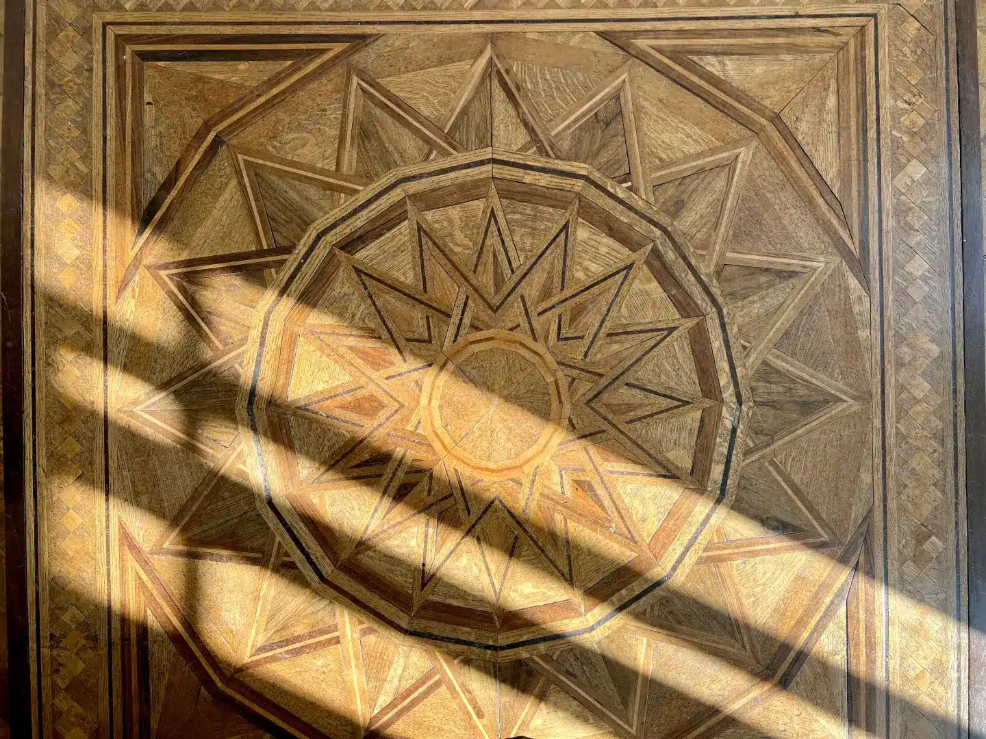 Chartrons appartement de style - plancher en marqueterie