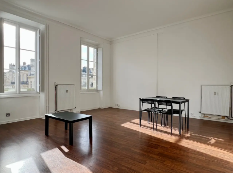 BDX-quinconces- T2 à vendre