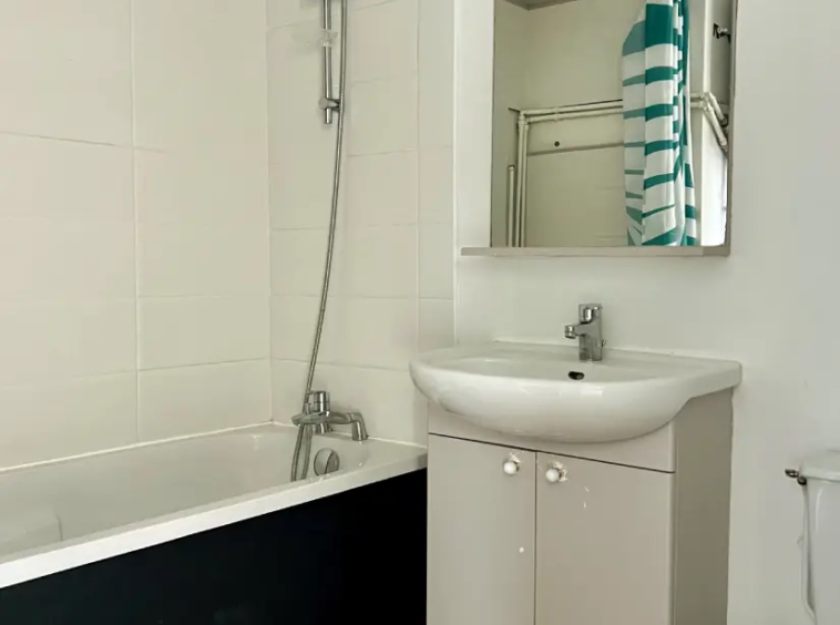 Bordeaux Quinconces appartement T2 - sde