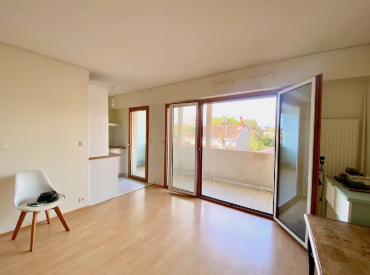 Bordeaux Saint-Seurin grand studio à vendre