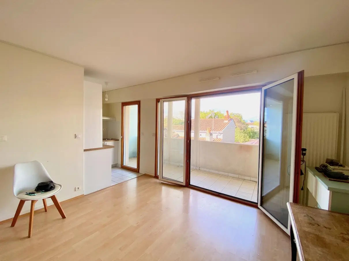 Bordeaux Saint-Seurin grand studio à vendre