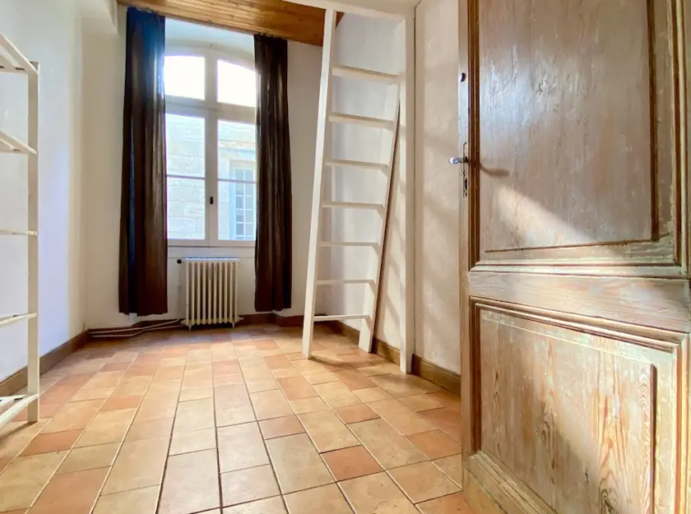 Bordeaux historique vaste appartement