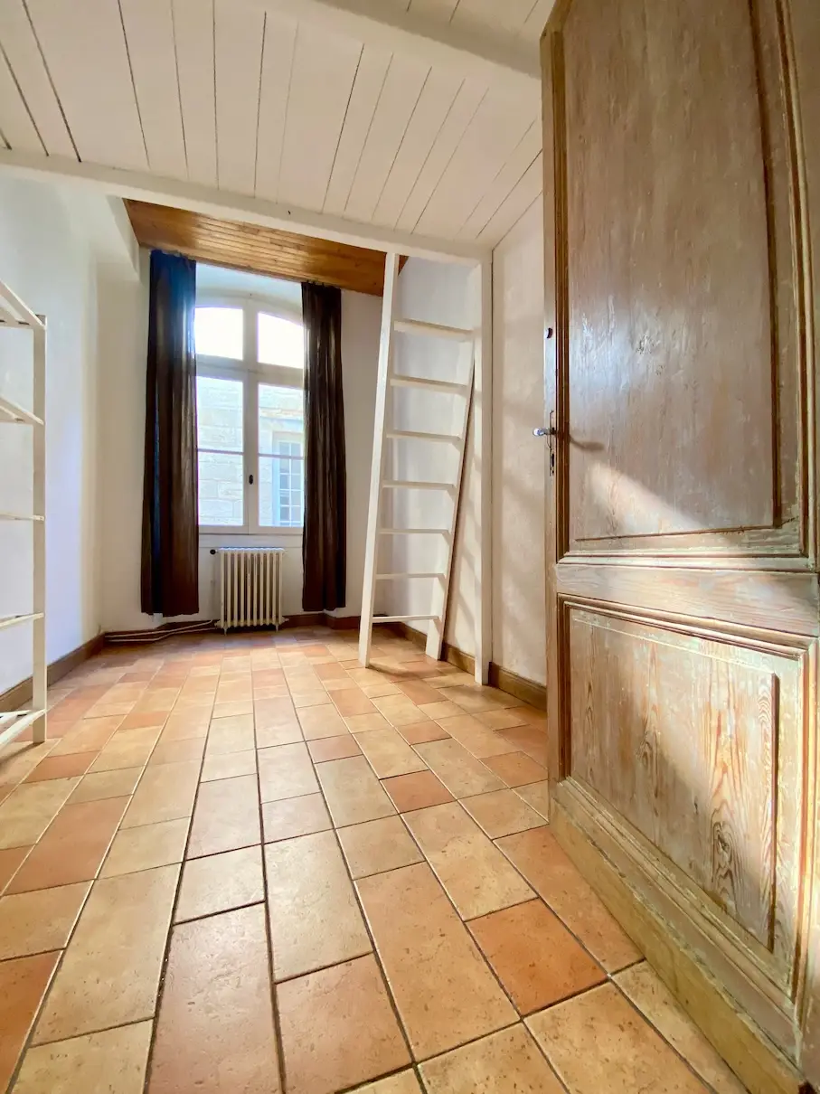 Bordeaux historique vaste appartement