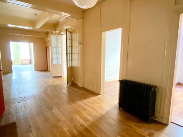 Bordeaux historique vaste appartement
