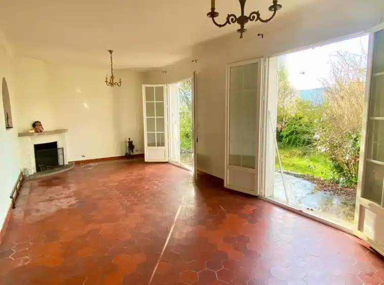 Talence maison avec jardin - salon avec cheminée