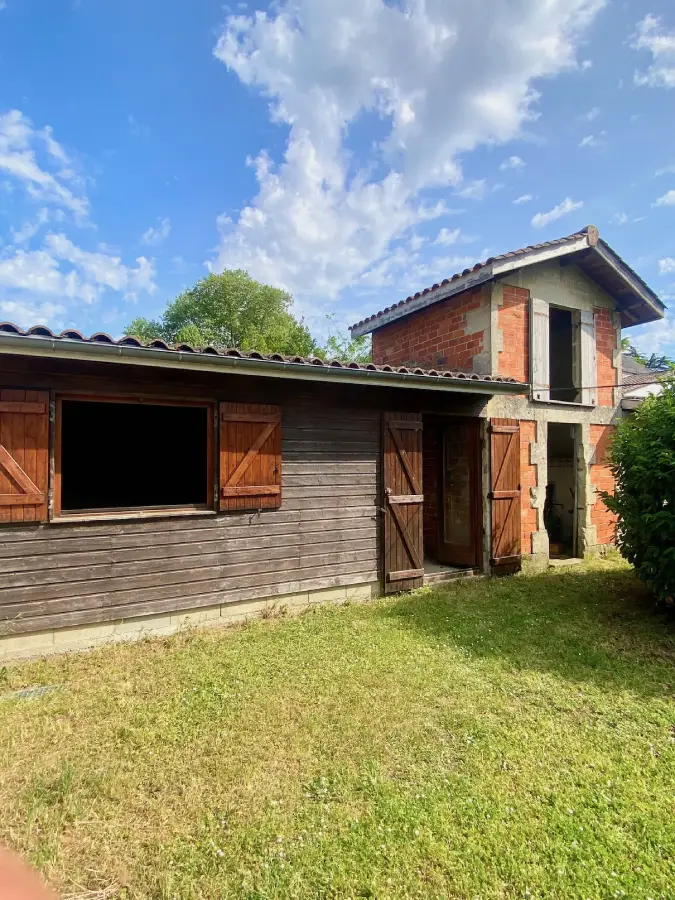Maison Eysines Le Vigean sur grand jardin à vendre - dépendance
