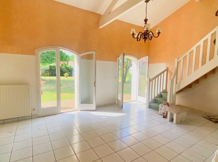 Maison Eysines Le Vigean sur grand jardin - salon