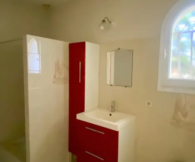 Maison Eysines Le Vigean sur grand jardin à vendre - salle d'eau