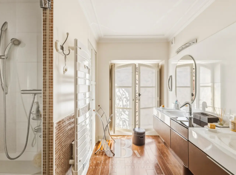 Bordeaux Jardin Public appartement - salle de bains